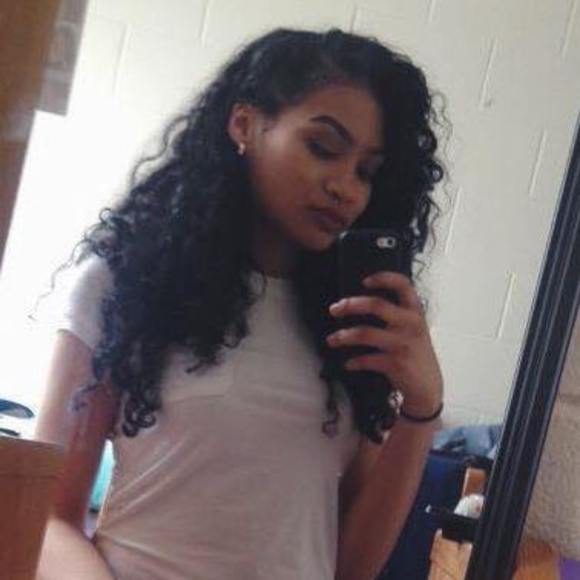 Meet your Posher, Camille - Picture 1 of 1